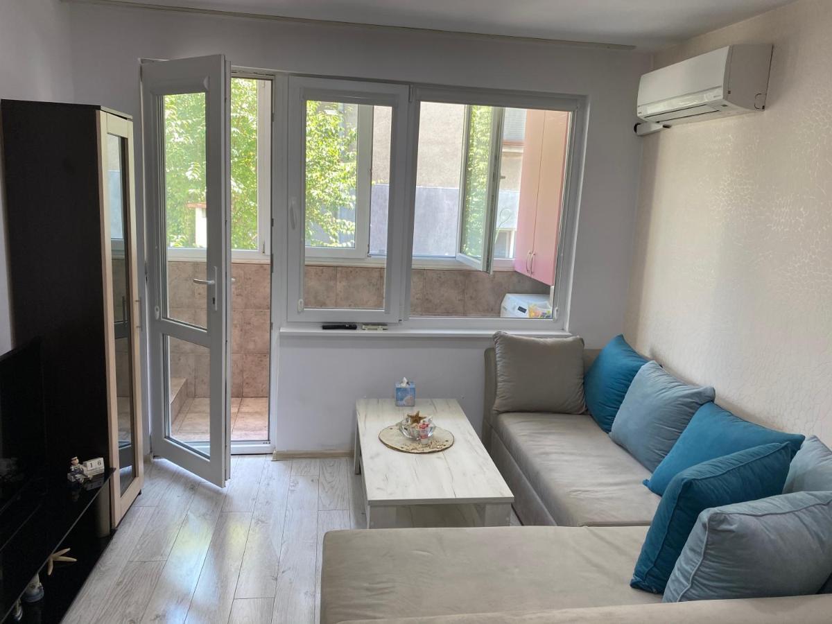 Simona Apartment Burgas Bagian luar foto