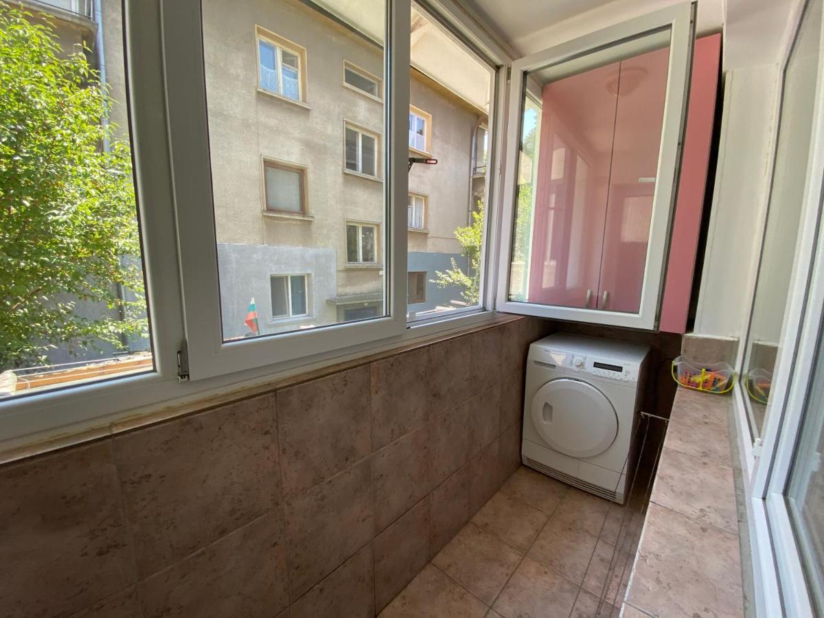 Simona Apartment Burgas Bagian luar foto