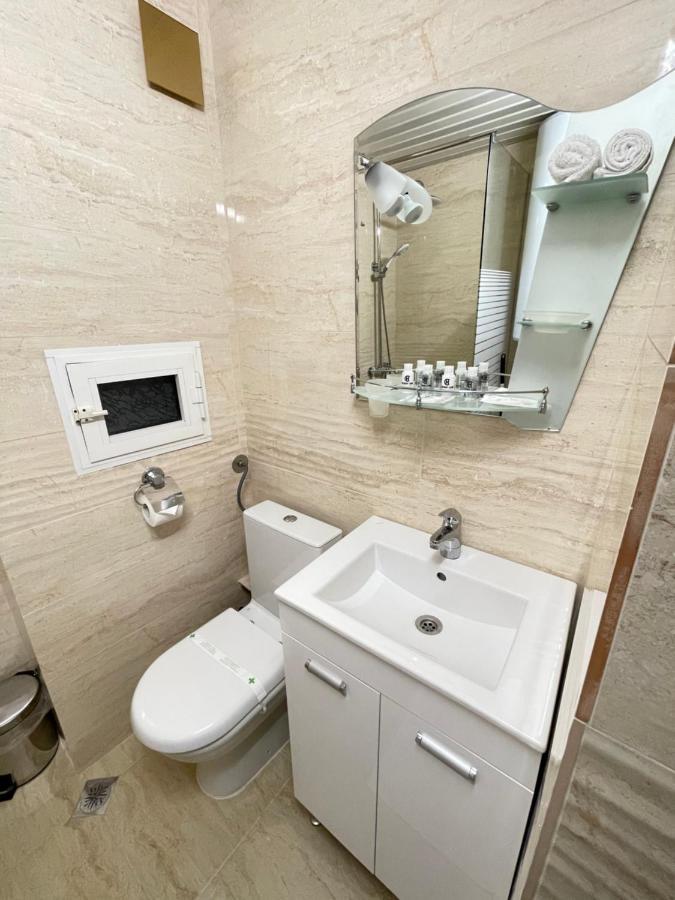 Simona Apartment Burgas Bagian luar foto